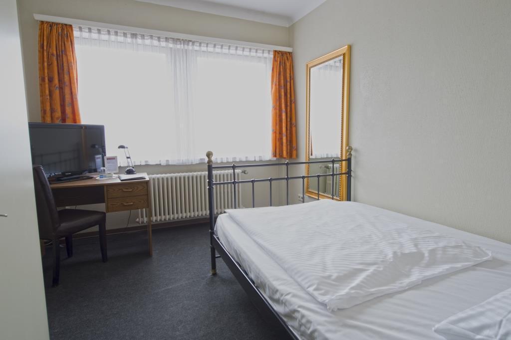 Hotel Continental Saarbrücken Rum bild
