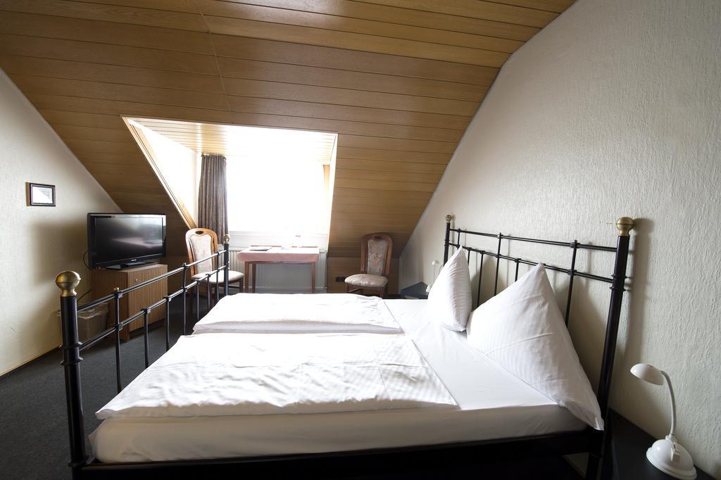 Hotel Continental Saarbrücken Rum bild