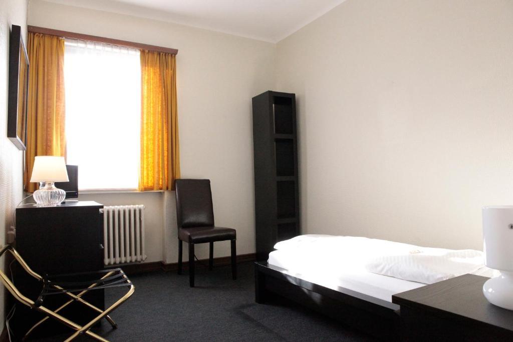 Hotel Continental Saarbrücken Rum bild